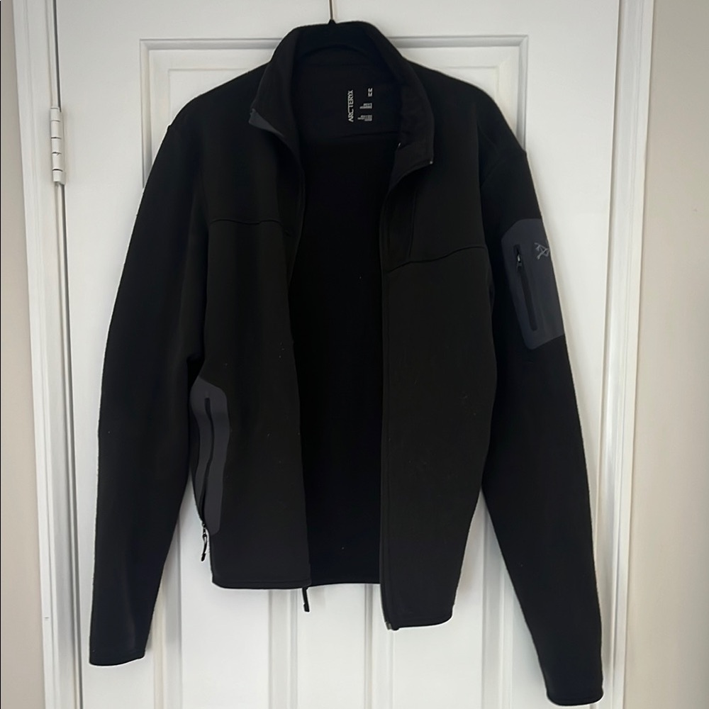 Men’s Arc’teryx Black Fleece Zip Up Jacket size M